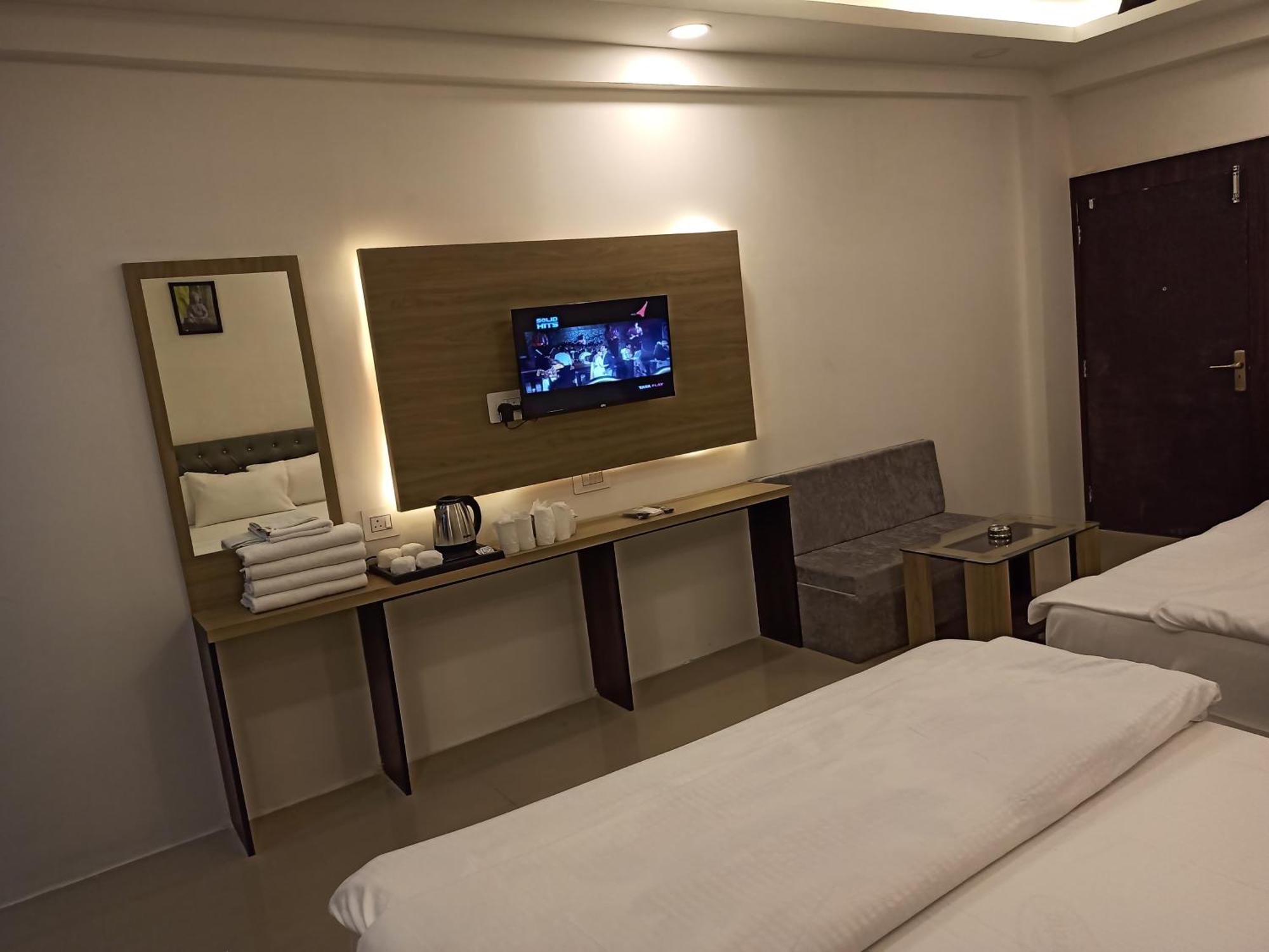 Gods County Hotels & Resorts タラピス エクステリア 写真